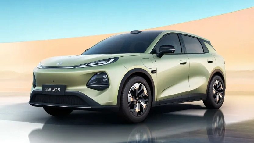 Qiyuan Q05 EV 2025 — экстерьер, вид спереди 3/4