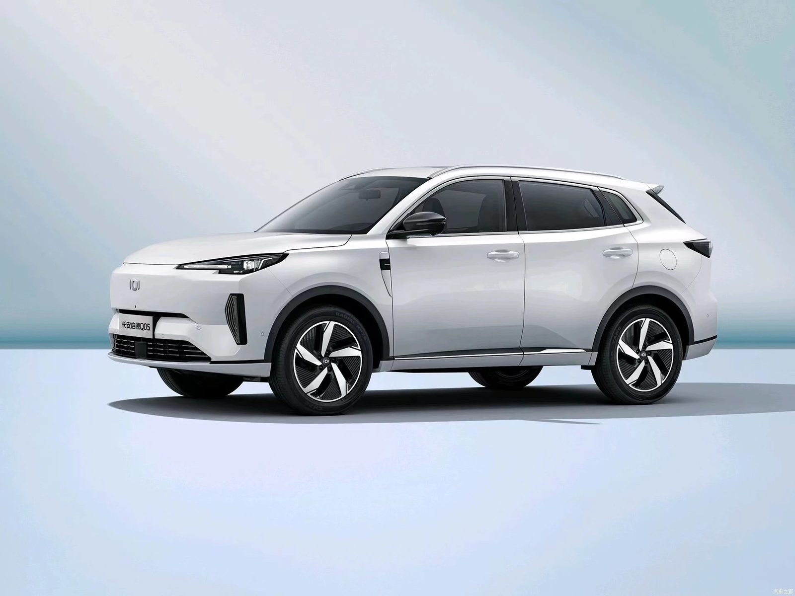 Qiyuan Q05 EV 2025 — экстерьер, вид сбоку, рынок internal_mvp