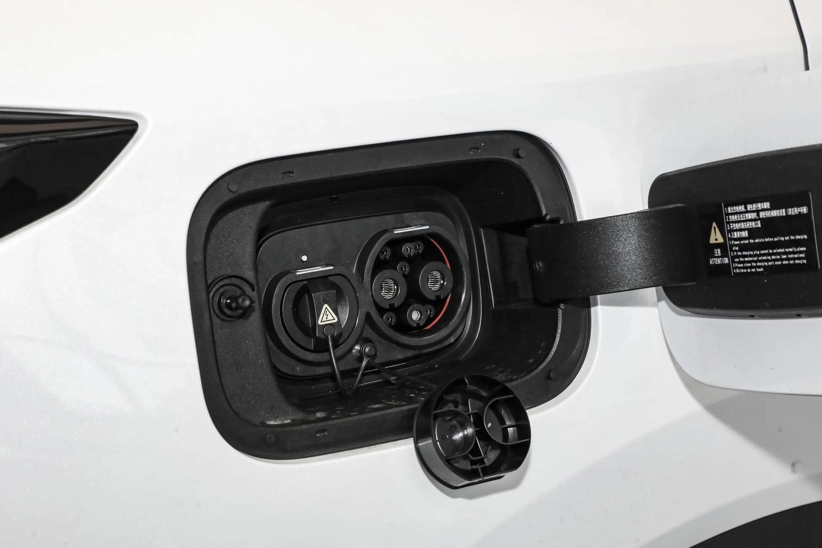 Qiyuan Q05 PHEV / Nevo Q05 REEV Classic 2024 — экстерьер, charge port