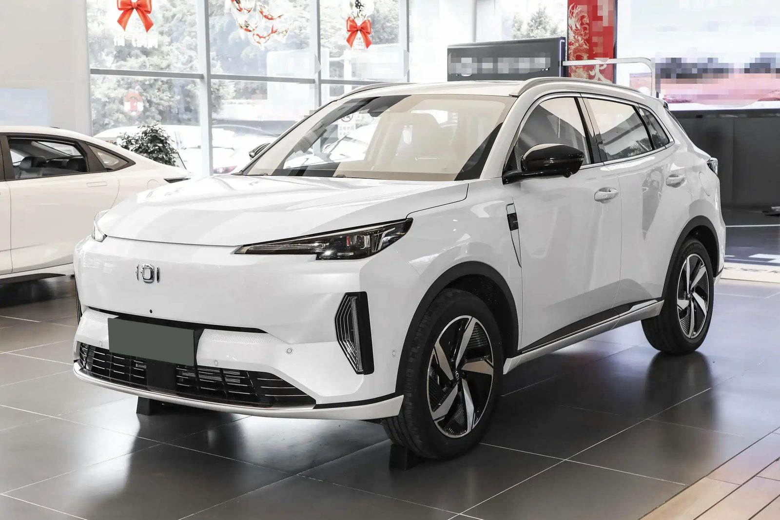 Qiyuan Q05 PHEV / Nevo Q05 REEV Classic 2024 — экстерьер, вид спереди 3/4, рынок internal_mvp