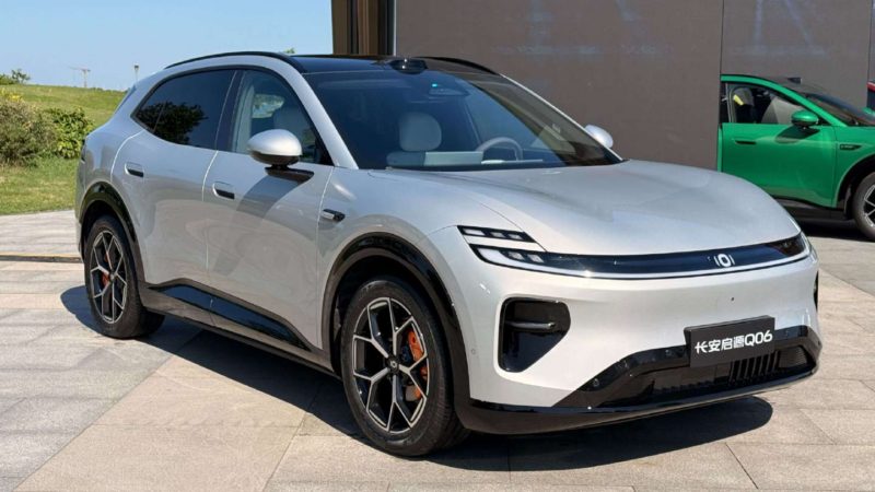 Qiyuan Q06 EV / EREV 2026 — главное фото модели, экстерьер, вид спереди 3/4, рынок China