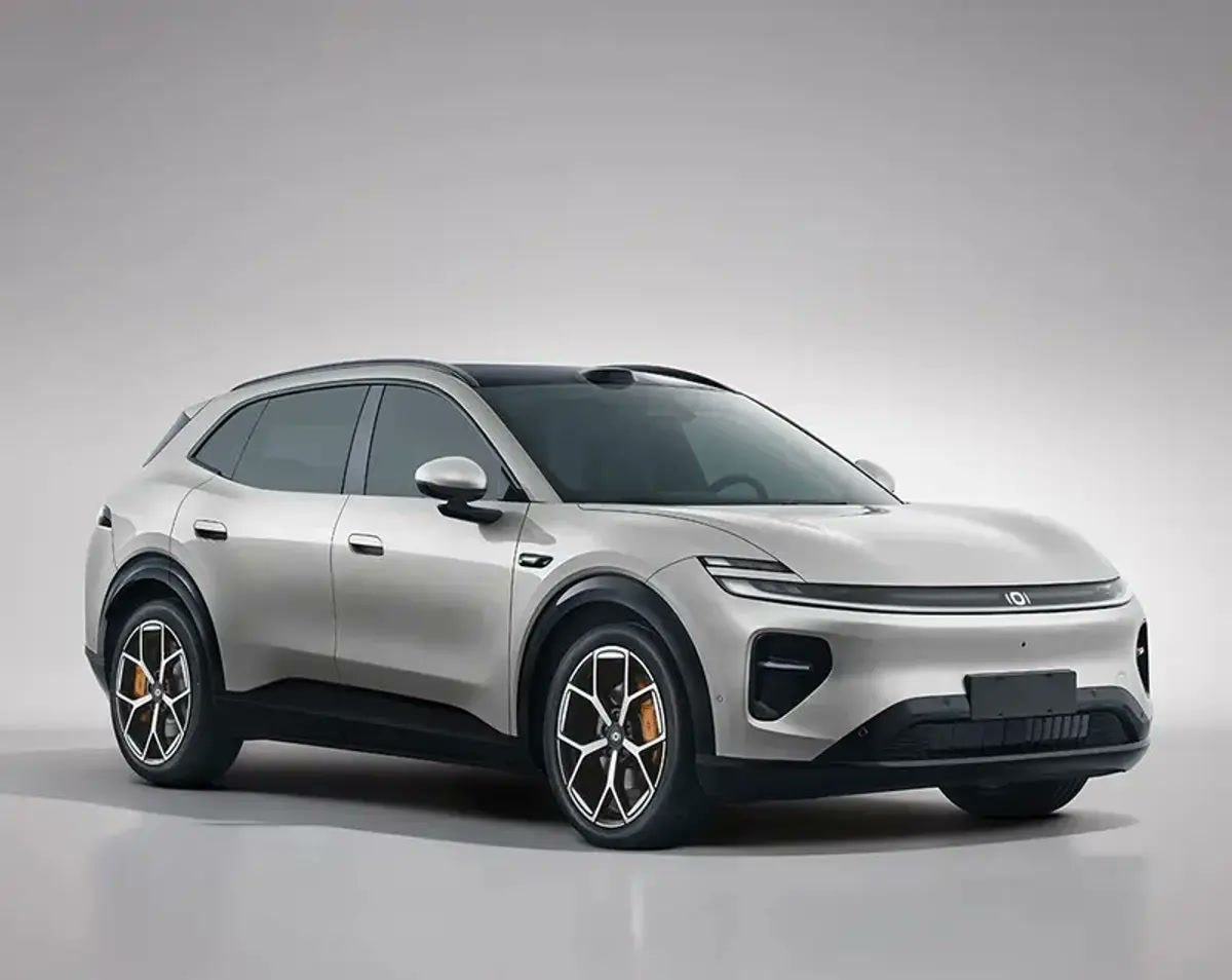 Qiyuan Q06 EV / EREV 2026 — экстерьер, front 3q studio, рынок China