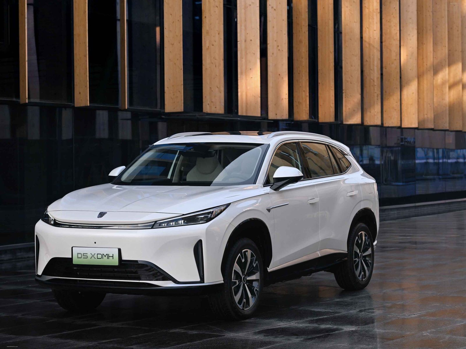 Roewe D5X DMH 2024 — экстерьер, вид сбоку, рынок internal_mvp