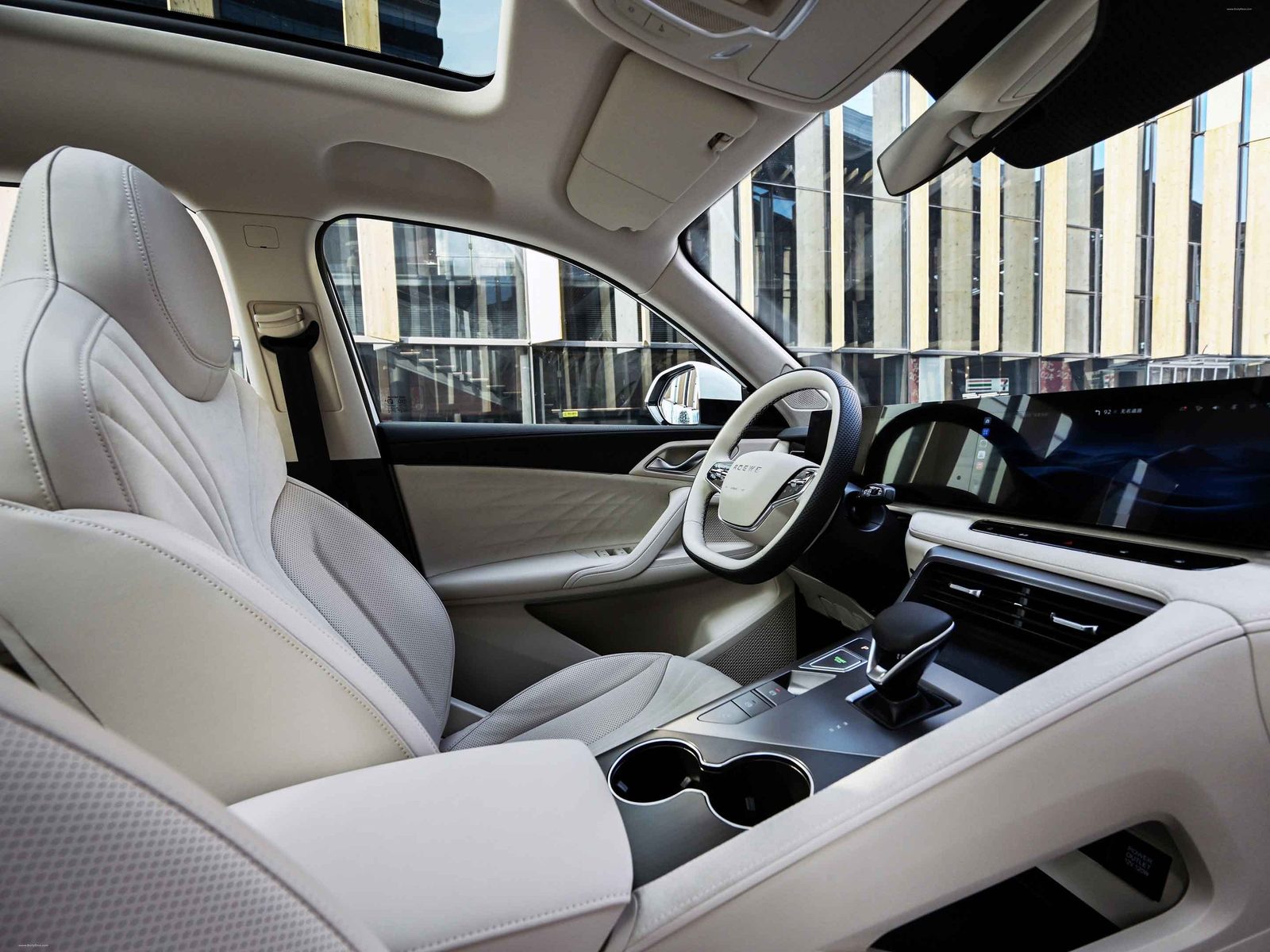 Roewe D5X DMH 2024 — главное фото модели, интерьер, передняя панель, рынок internal_mvp
