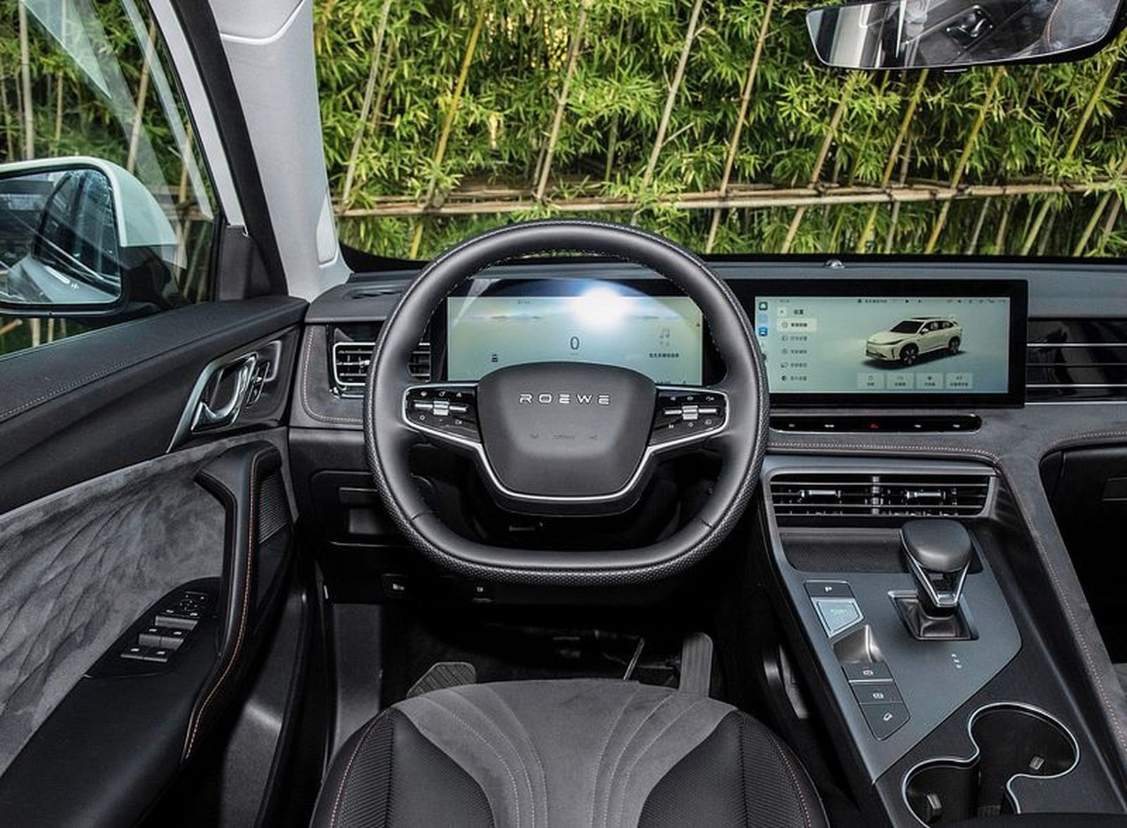 Roewe D5X DMH 2024 — интерьер, второй ряд сидений, рынок internal_mvp