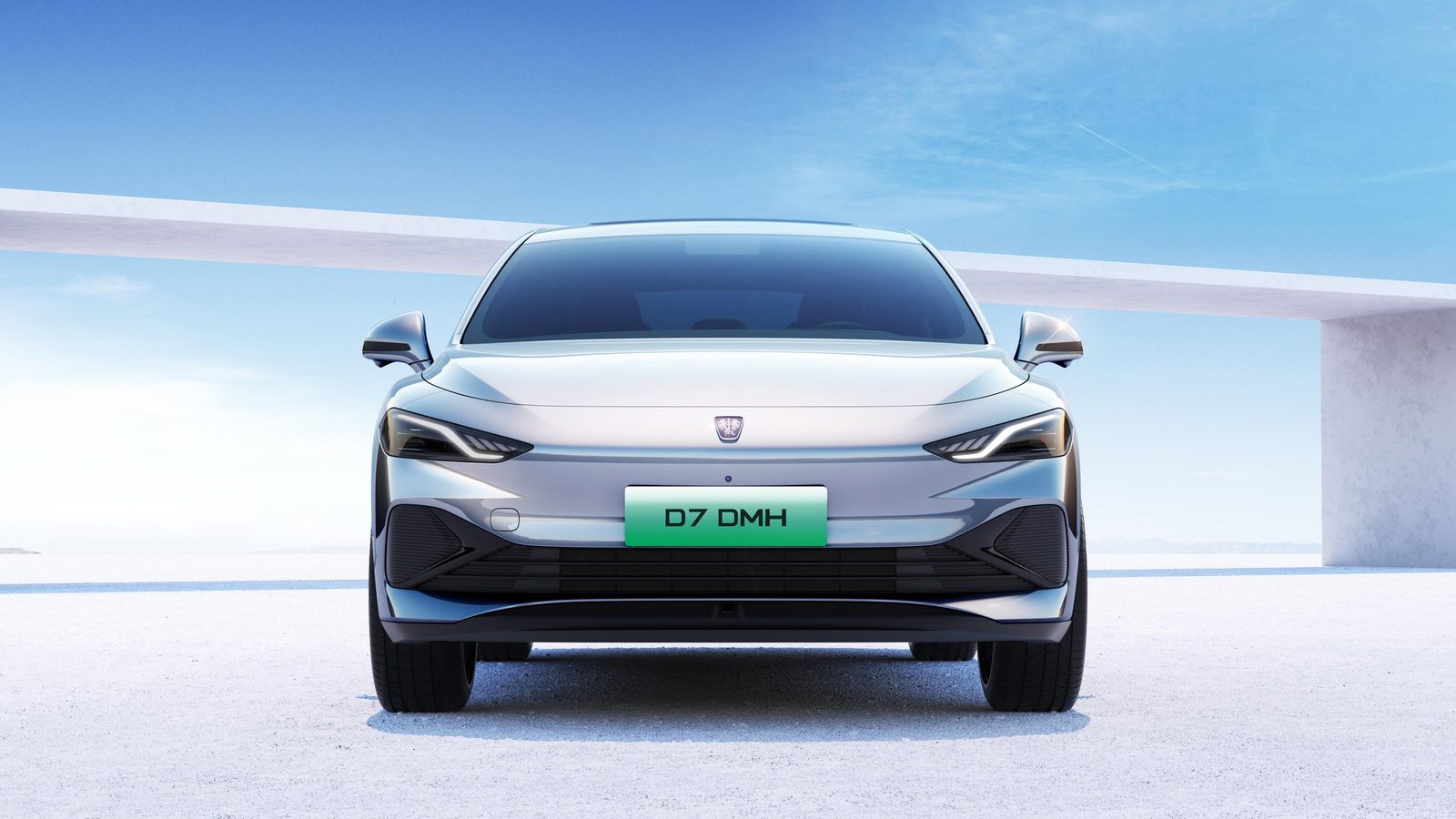 Roewe D7 DMH 2025 — главное фото модели, экстерьер, вид спереди 3/4, рынок internal_mvp