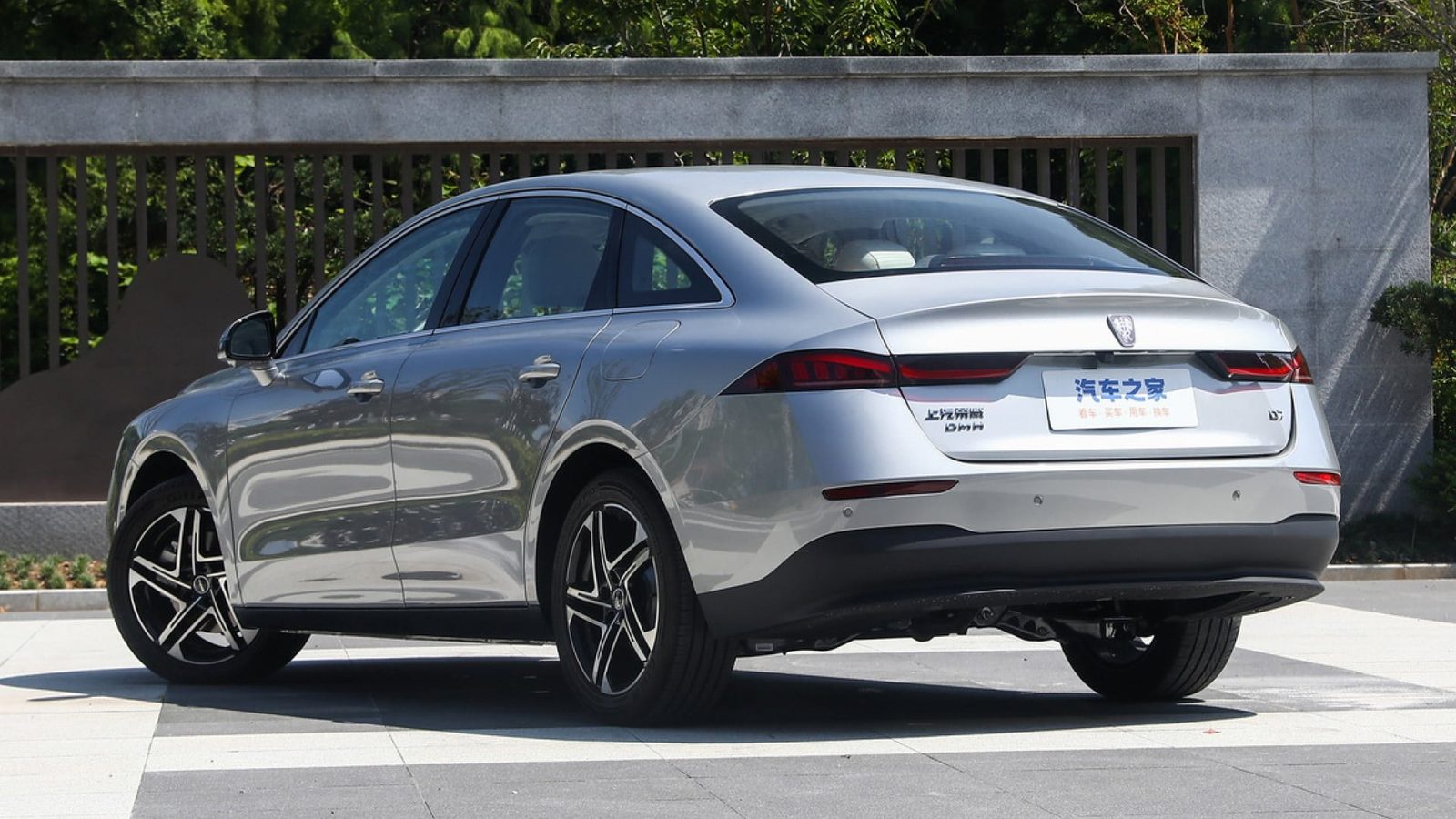 Roewe D7 DMH 2025 — экстерьер, вид сбоку, рынок internal_mvp