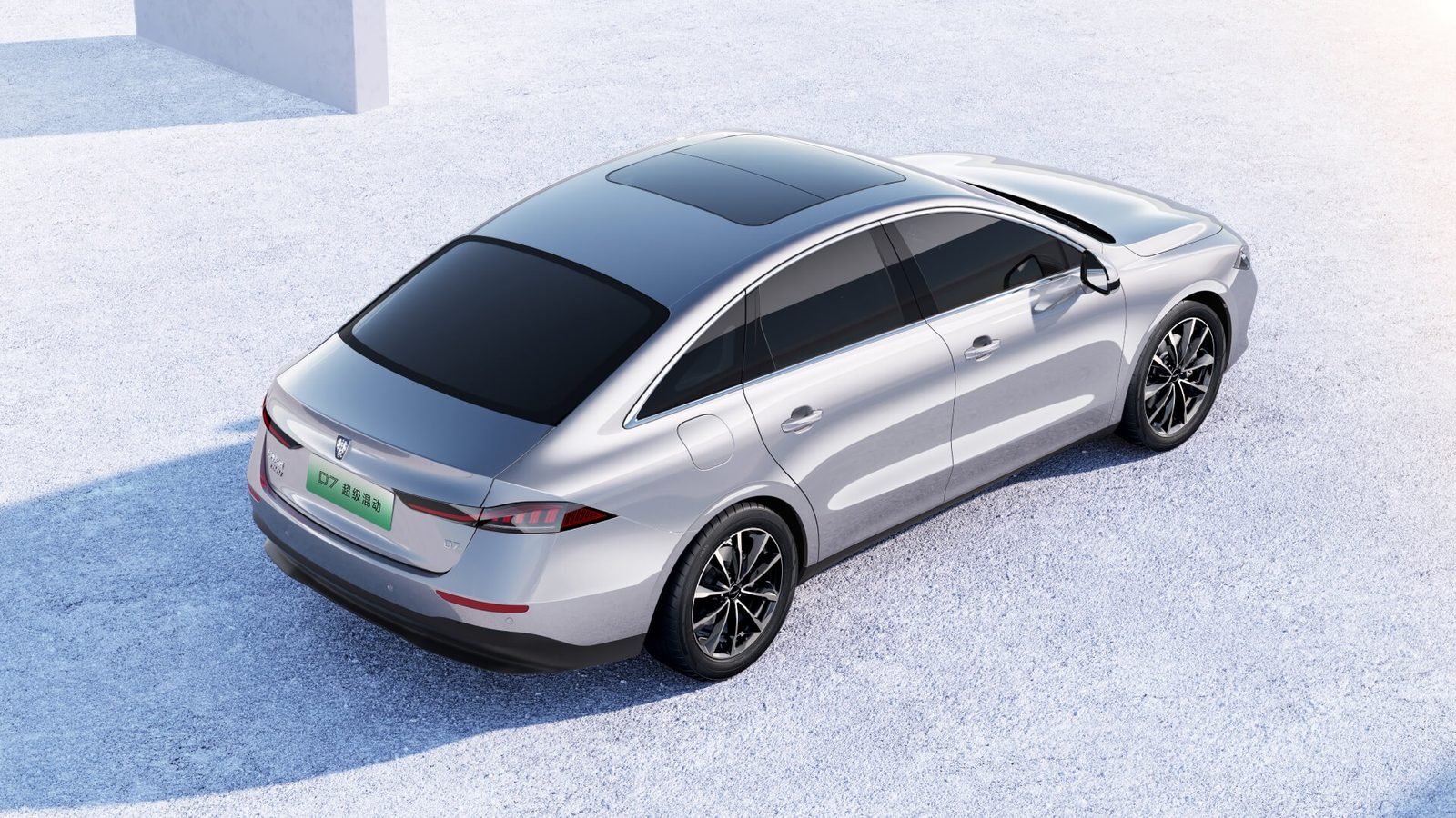 Roewe D7 DMH 2025 — экстерьер, вид сзади 3/4, рынок China