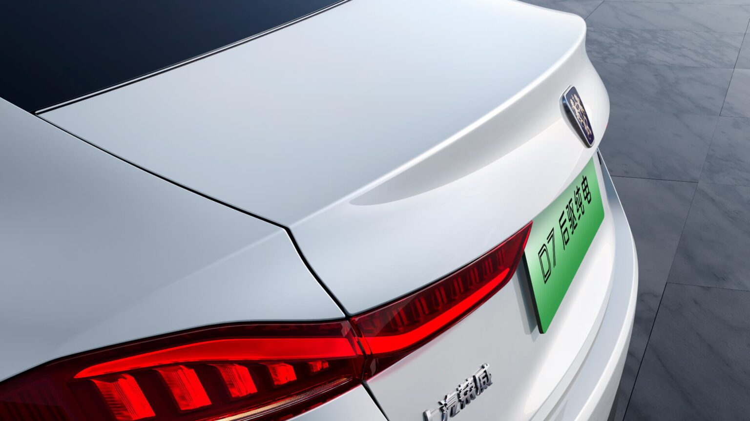 Roewe D7 EV 2026 — экстерьер, вид сзади, рынок China