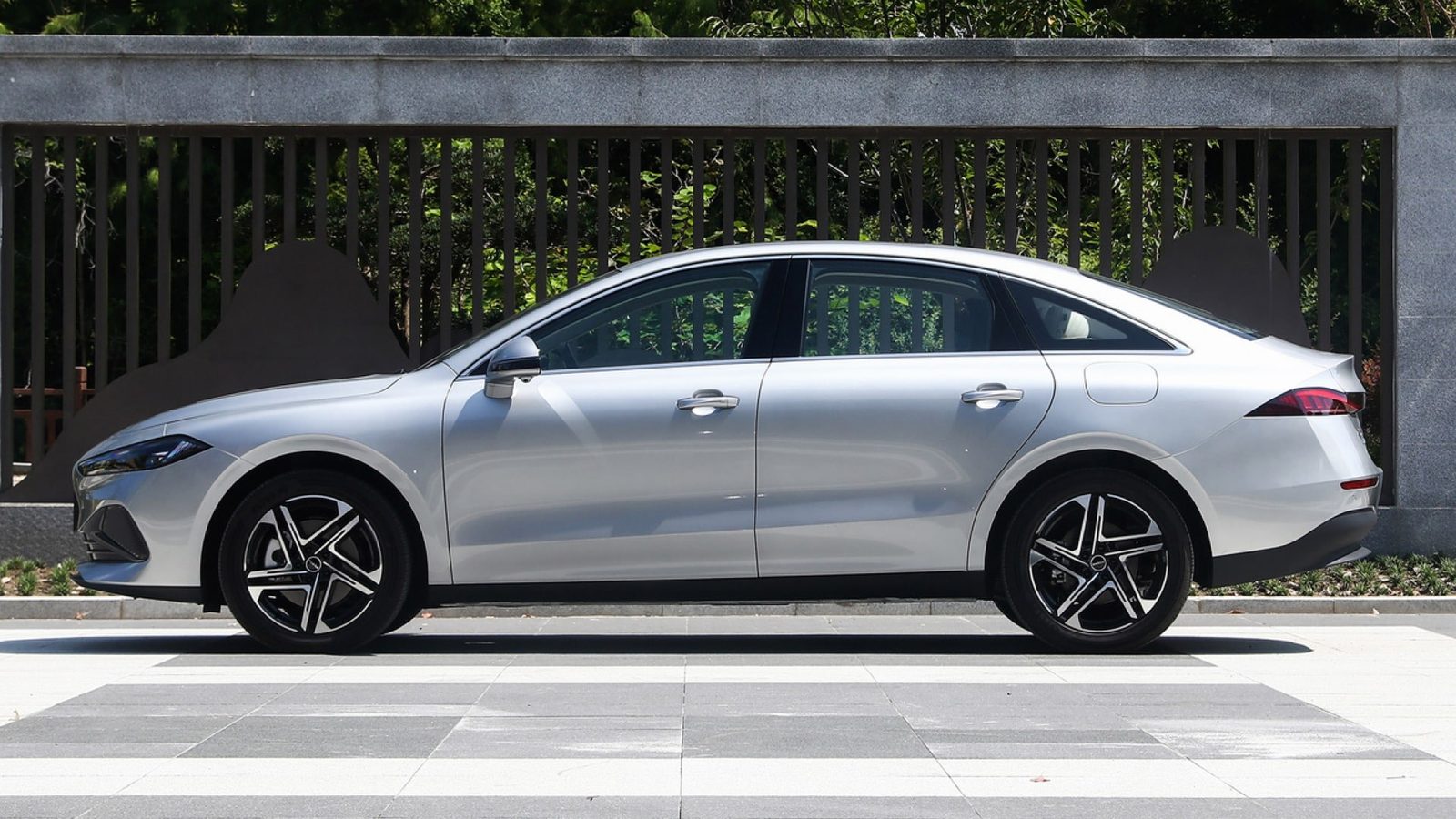 Roewe D7 EV 2026 — интерьер, второй ряд сидений, рынок internal_mvp