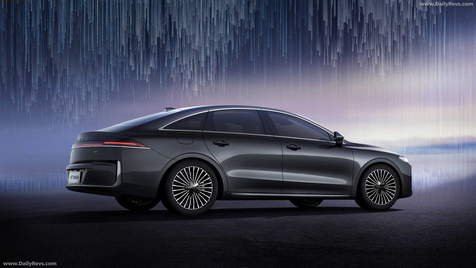 Roewe M7 DMH 2026 — главное фото модели, экстерьер, вид спереди 3/4, рынок internal_mvp