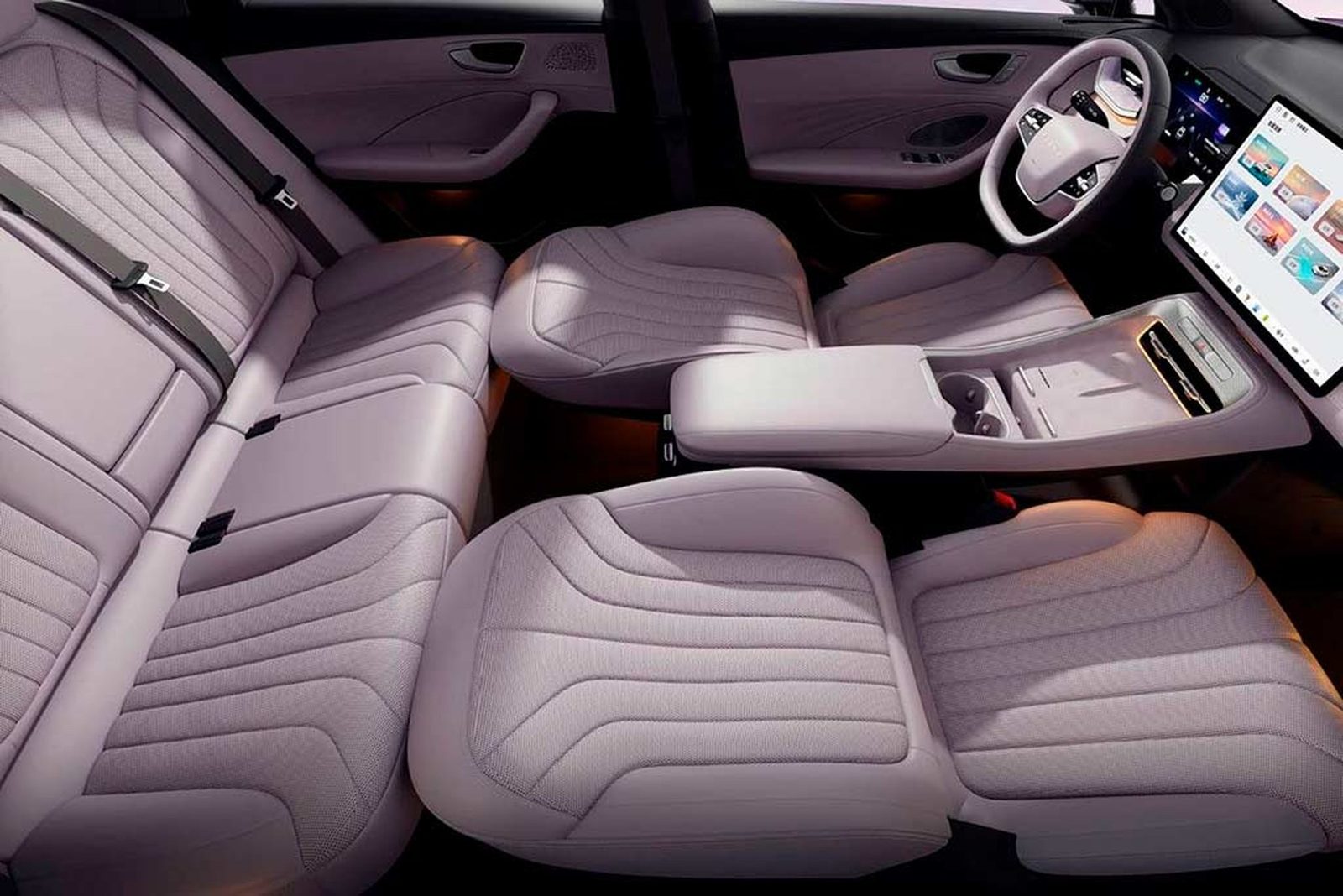 Roewe M7 DMH 2026 — интерьер, второй ряд сидений, рынок internal_mvp