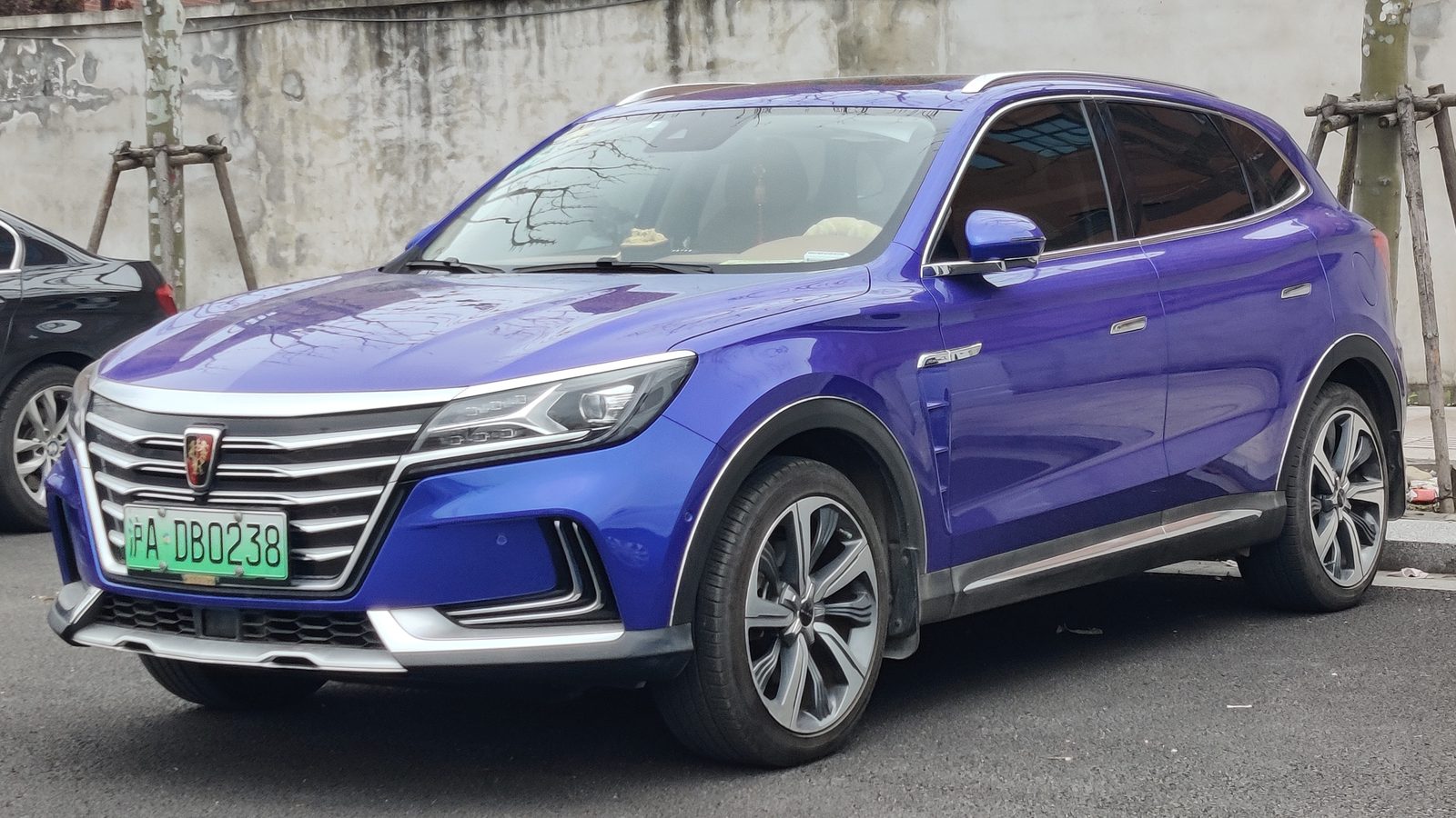 Roewe Marvel X 2018 — экстерьер, вид спереди 3/4, рынок internal_mvp