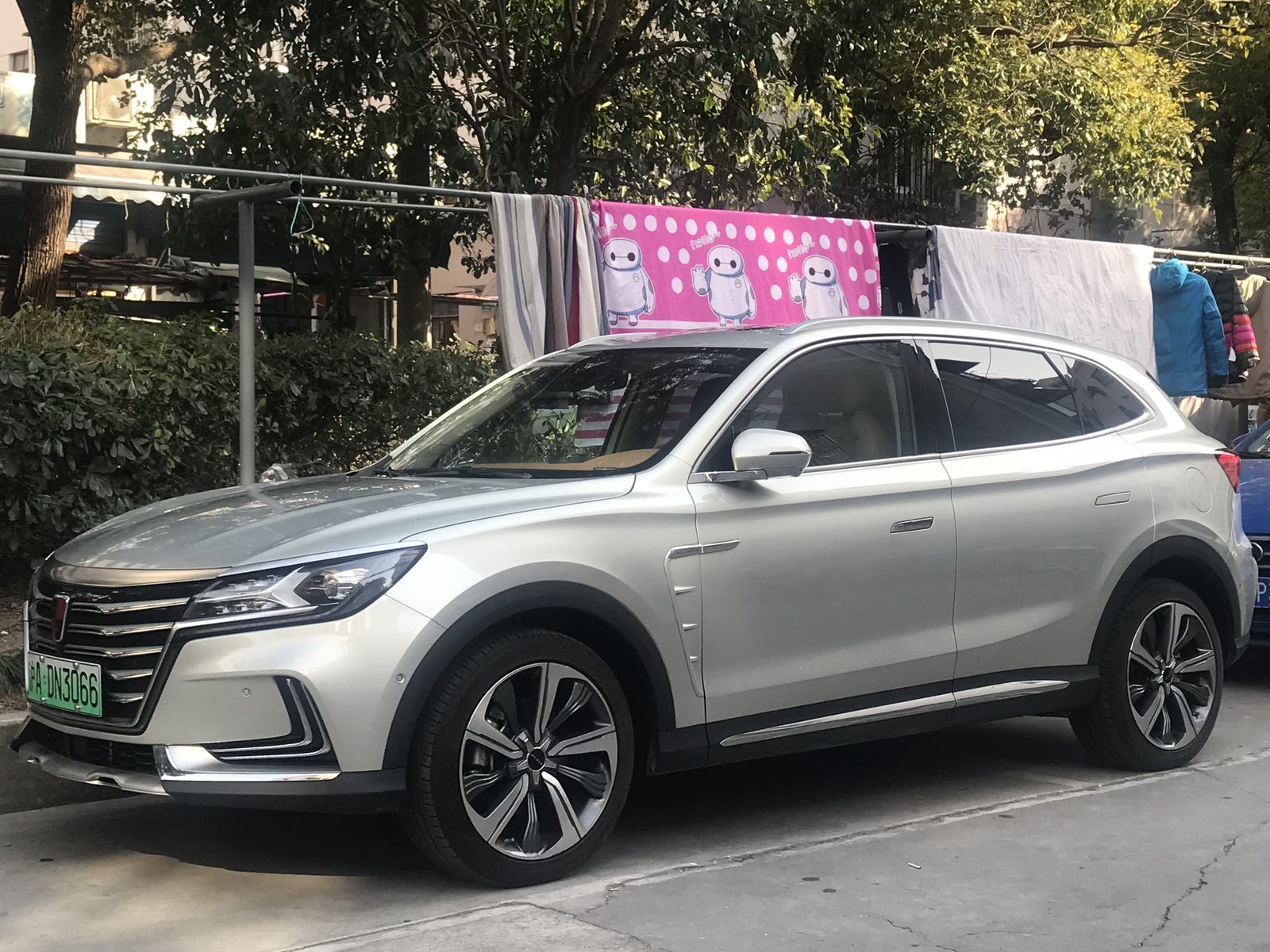 Roewe Marvel X 2018 — экстерьер, вид спереди 3/4, рынок internal_mvp