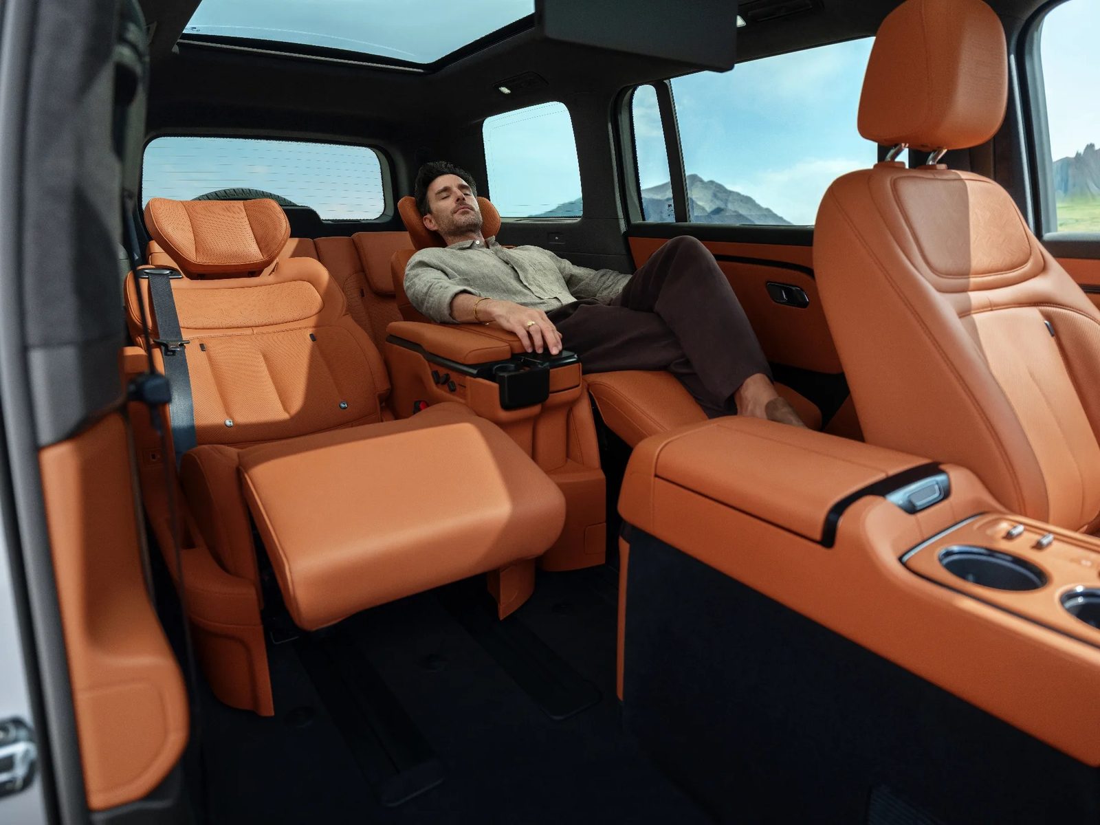 Rox Motor ADAMAS 2026 — главное фото модели, интерьер, передняя панель, рынок internal_mvp