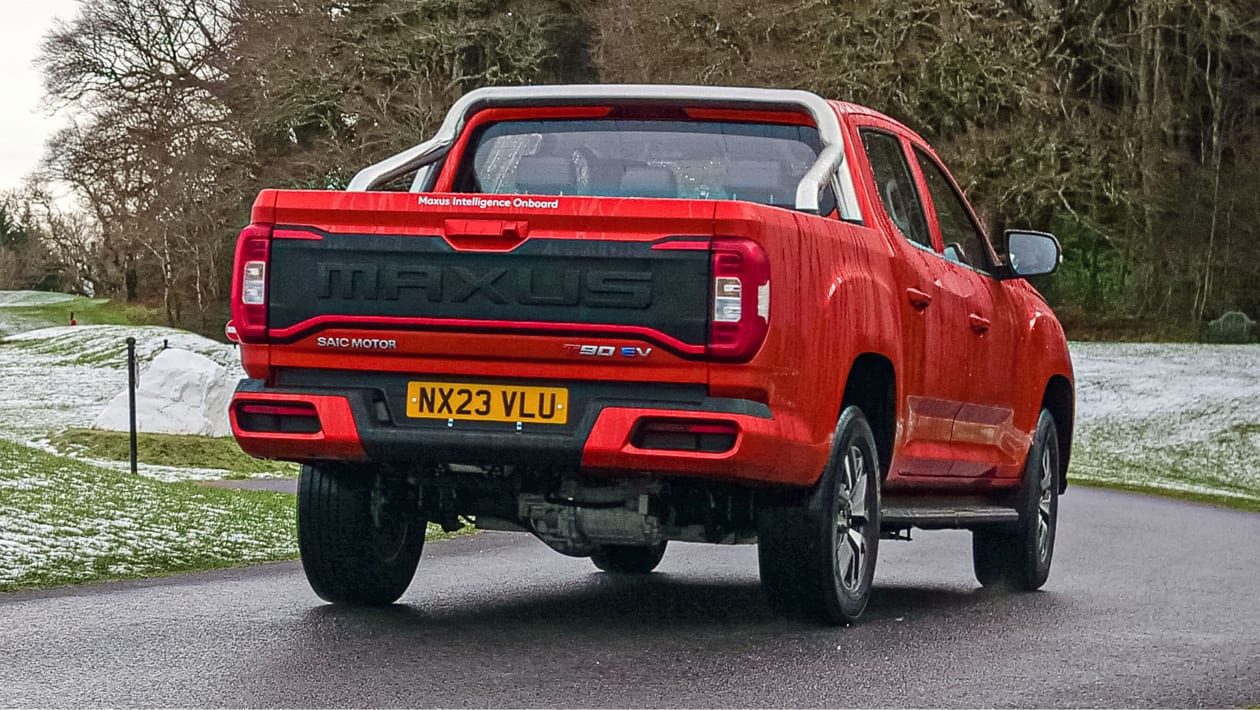 SAIC Maxus Pickup T90 EV / LDV eT60 2022 — экстерьер, rear direct red review, рынок UK / LDV-Maxus T90EV review reference