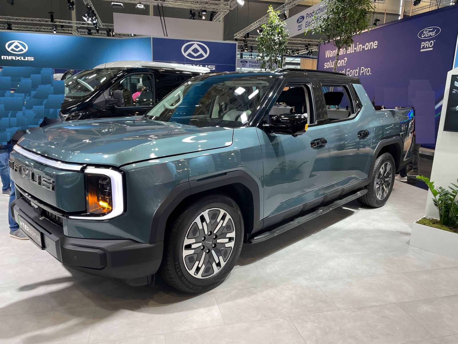 SAIC Motor Maxus eTerron 9 / Interstellar X EV 2025 — экстерьер, вид сбоку, рынок internal_mvp