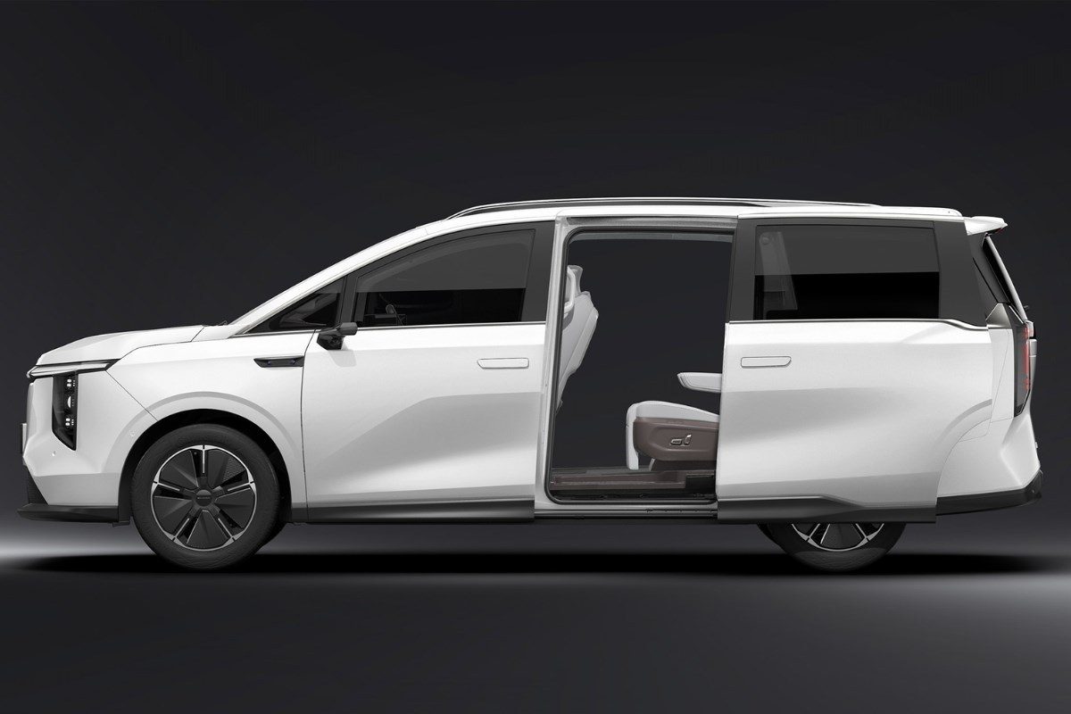 SAIC Motor Maxus MIFA 7 2023 — экстерьер, вид сбоку, рынок internal_mvp