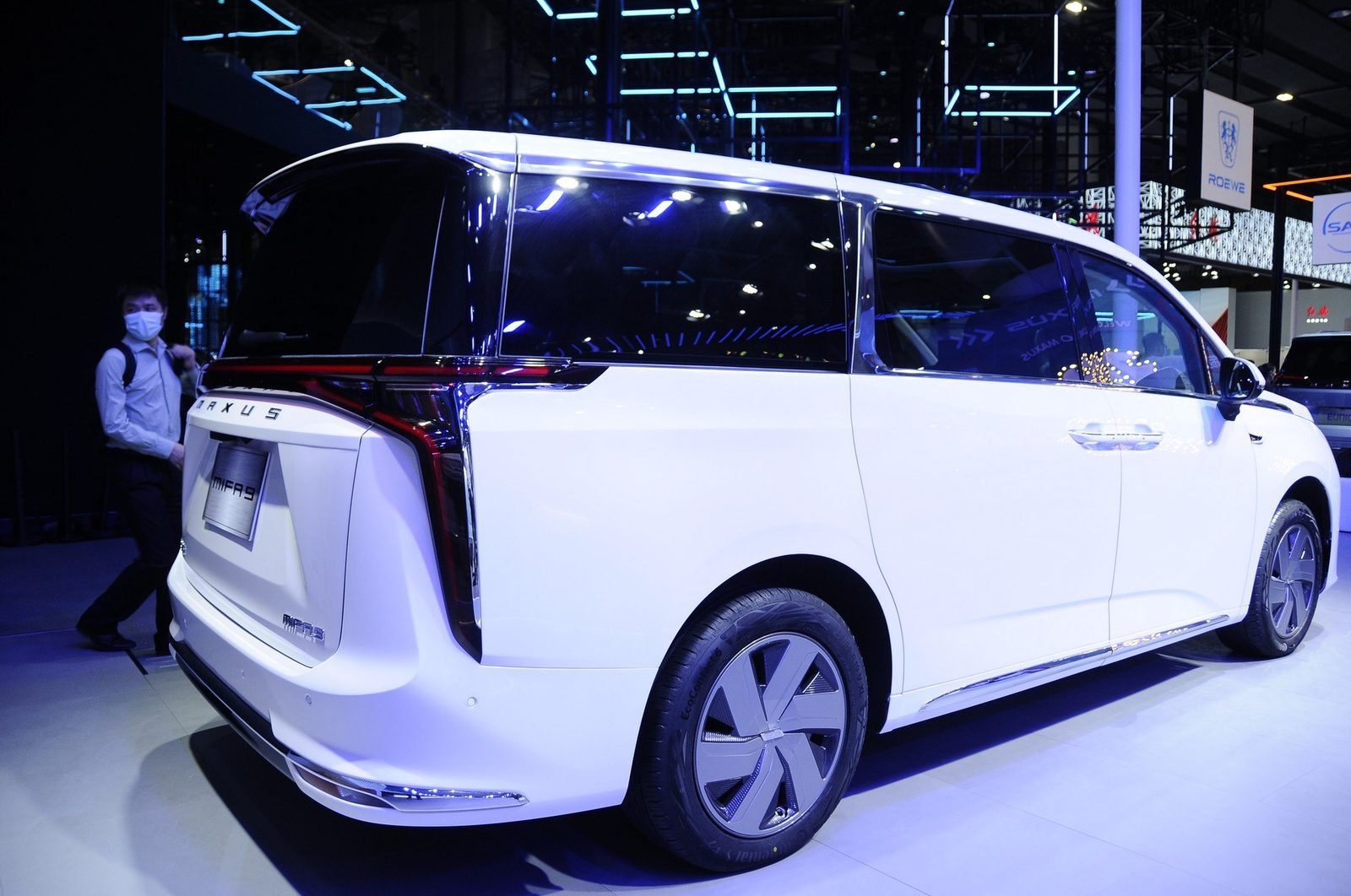 SAIC Motor Maxus MIFA 9 2022 — экстерьер, вид сбоку, рынок internal_mvp