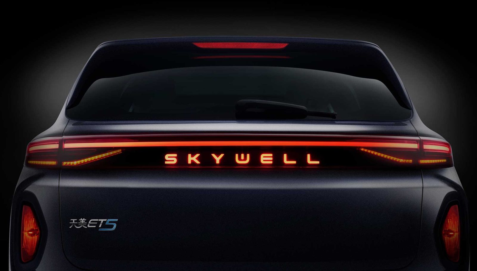 Skywell ET5 2021 — экстерьер, вид сбоку