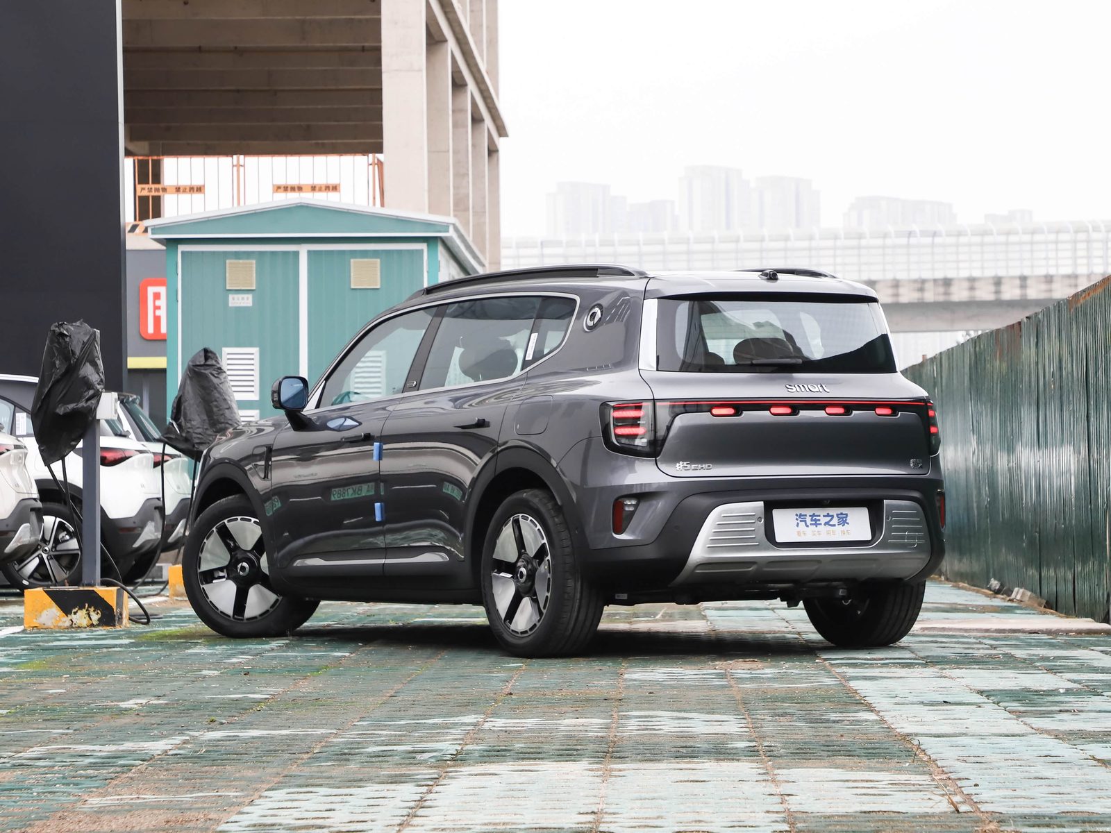 Smart #5 EHD Super Hybrid 2026 — экстерьер, вид сзади 3/4, рынок China