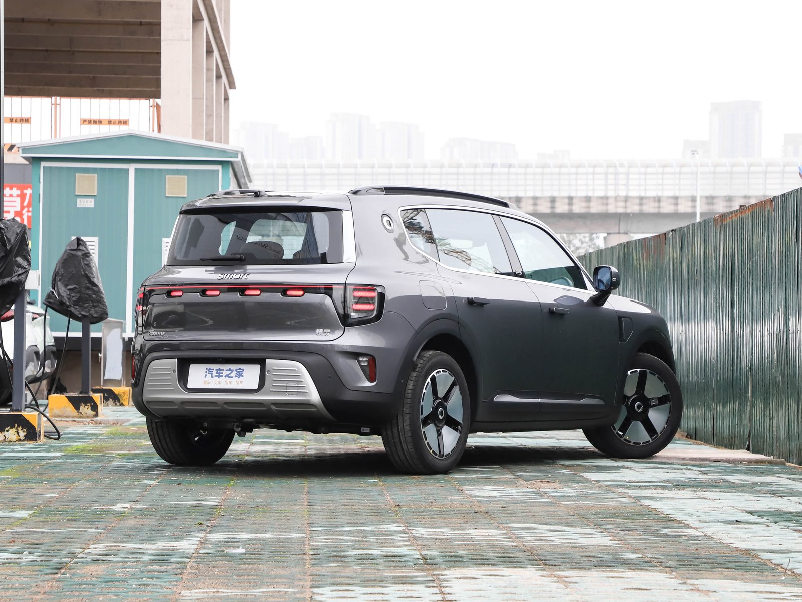 Smart #5 EHD Super Hybrid 2026 — экстерьер, вид сзади 3/4, рынок China