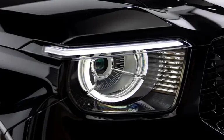 Tank 700 Hi4-T / Hi4-Z 2024 — экстерьер, headlight detail, рынок export/oman-uae