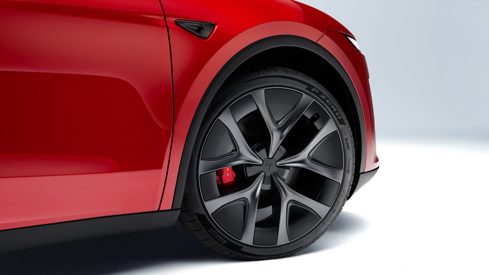 Tesla Model Y Performance China 2026 — экстерьер, wheel brake detail, рынок Global / China-equivalent