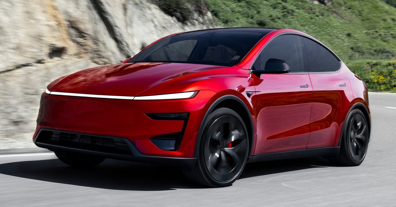 Tesla Model Y Performance China 2026 — экстерьер, front 3q motion, рынок Global / China-equivalent