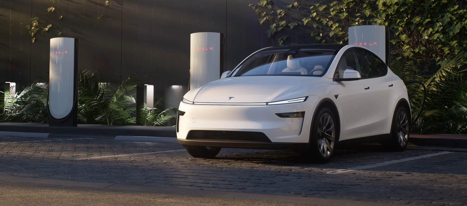 Tesla Model Y China 2025 — экстерьер, front charging, рынок US