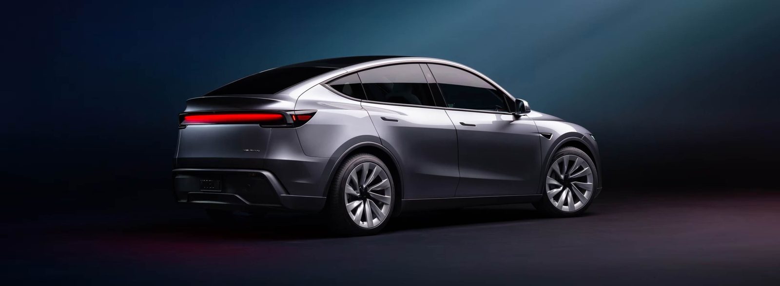 Tesla Model Y China 2025 — экстерьер, вид сзади 3/4, рынок US