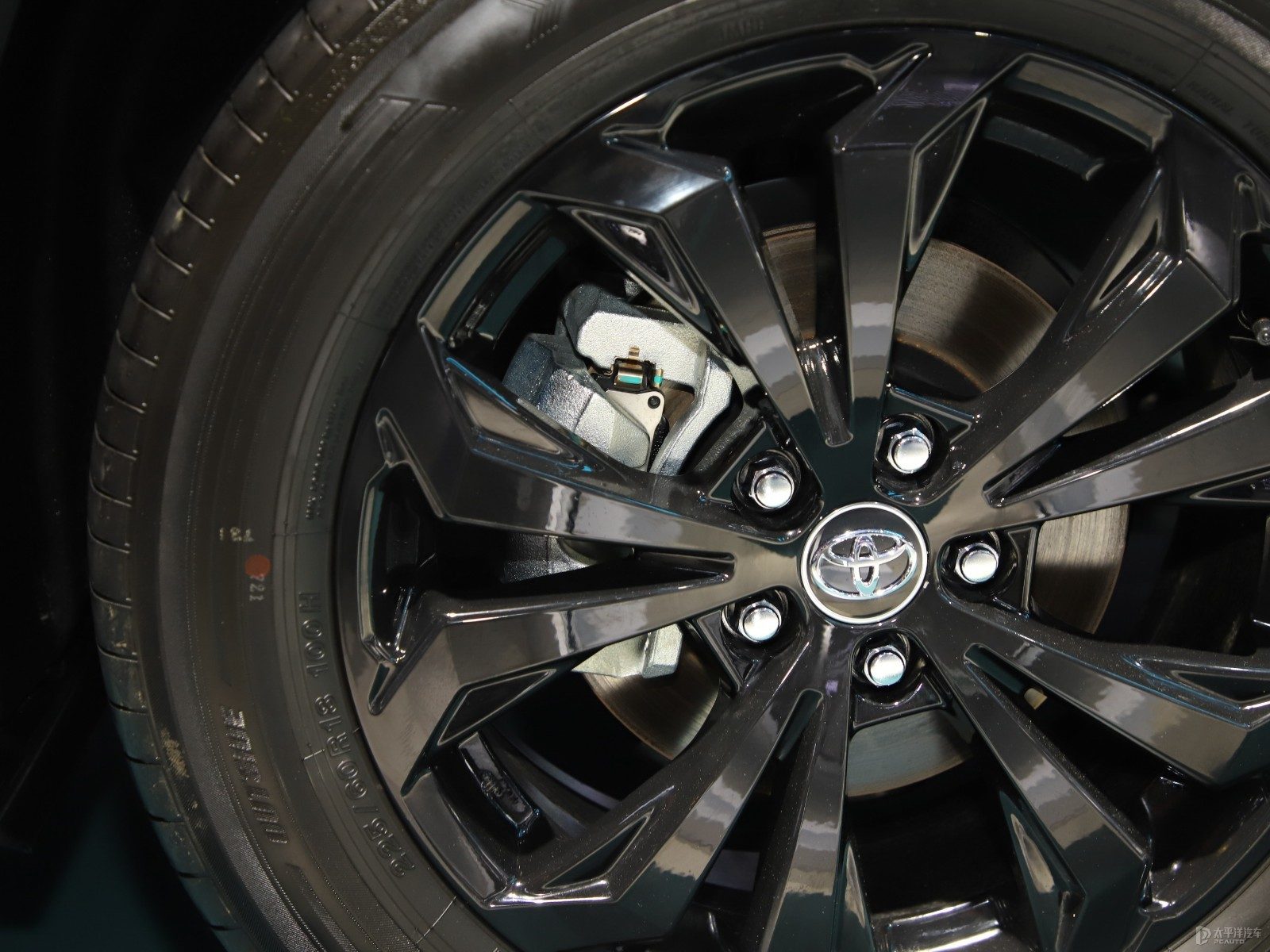 Toyota RAV4 Rongfang / Wildlander PHEV China 2021 — экстерьер, wheel detail