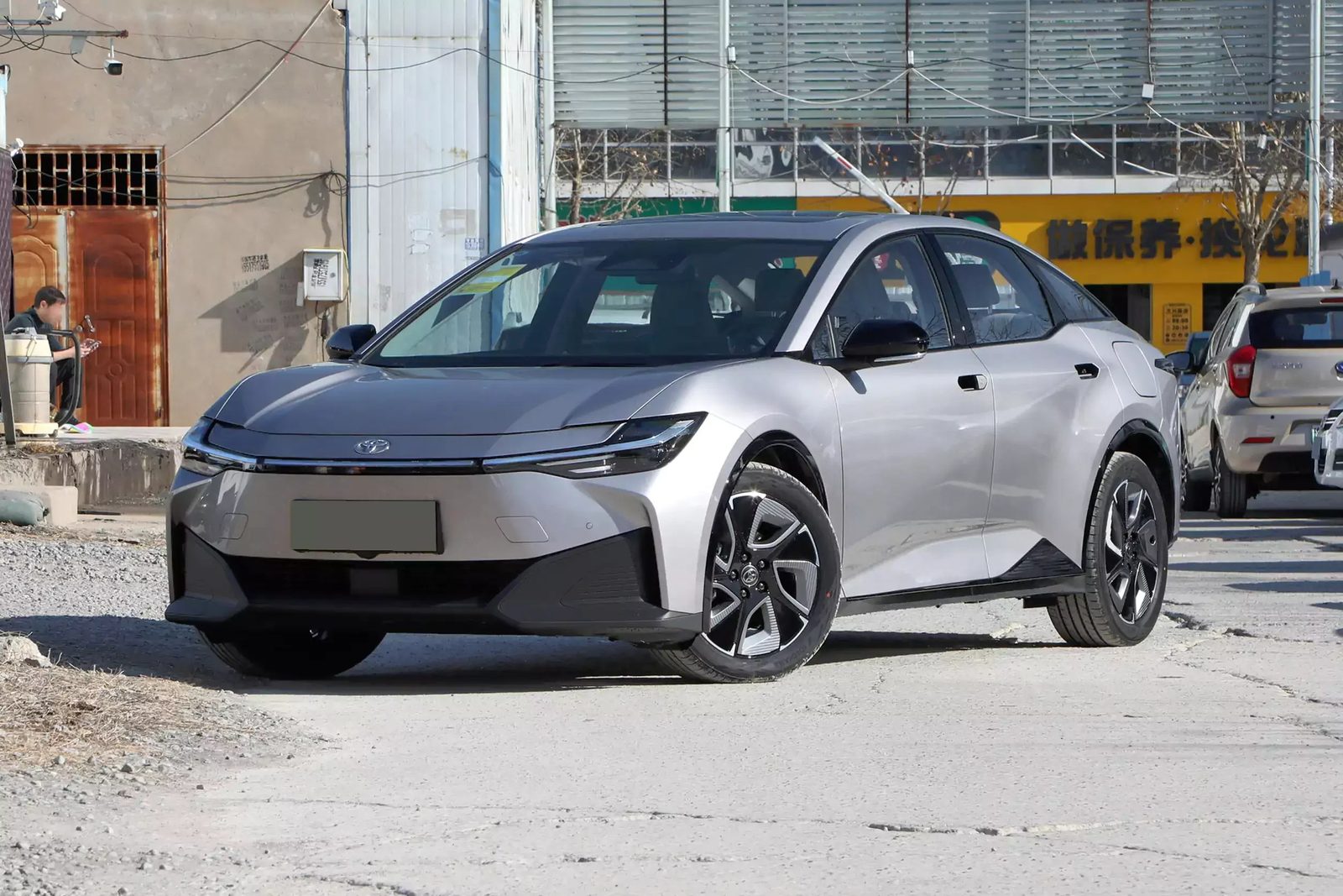 Toyota bZ3 China 2026 — экстерьер, front 3q real, рынок internal_mvp