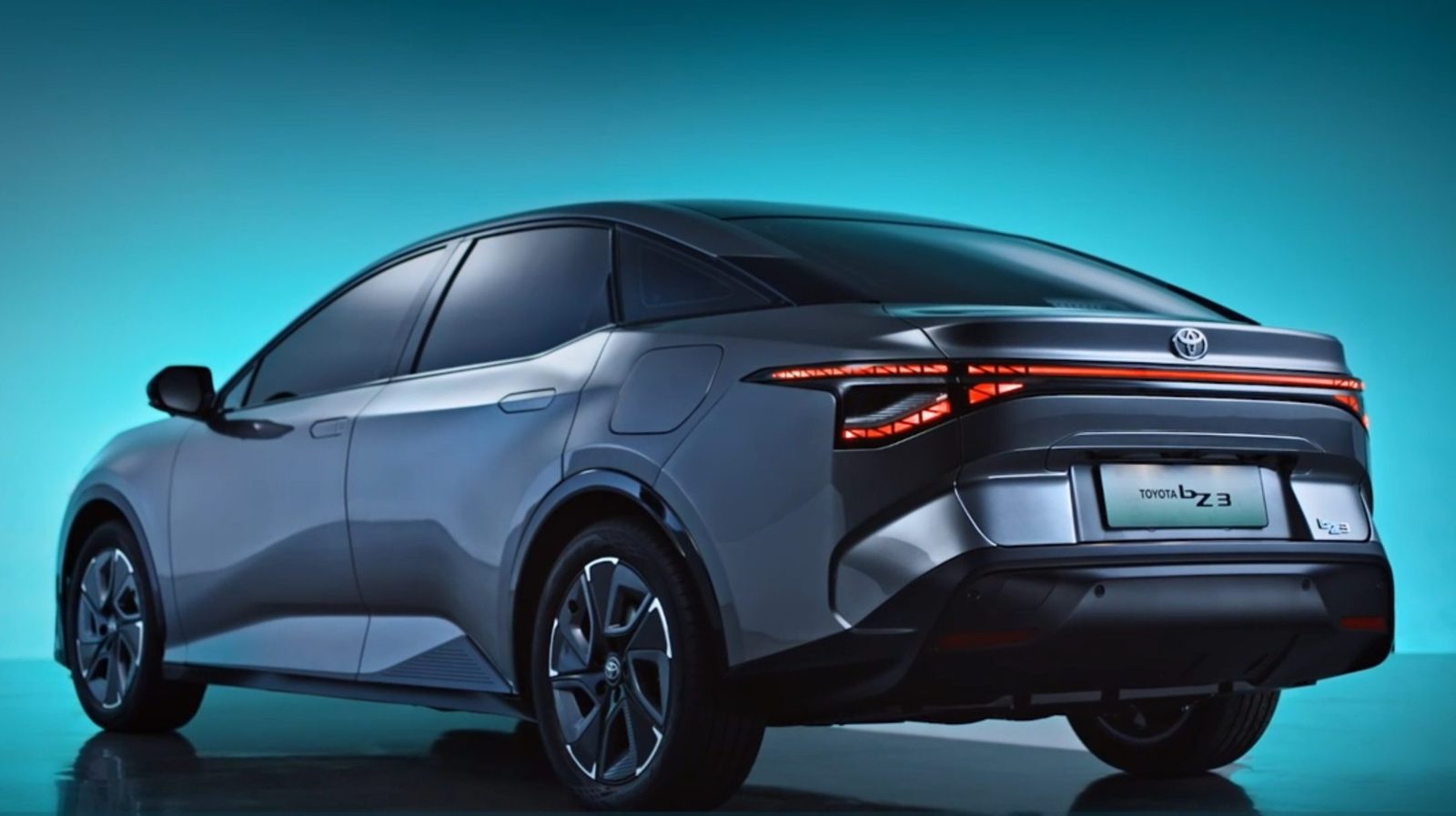 Toyota bZ3 China 2026 — экстерьер, вид сзади 3/4, рынок internal_mvp