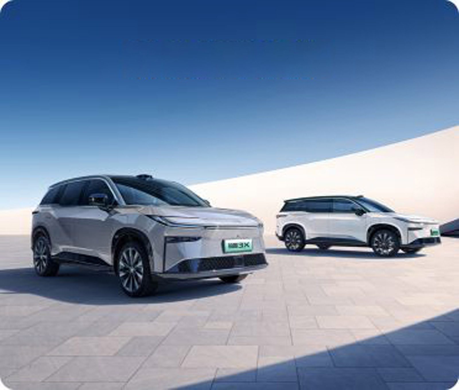 Toyota bZ3X China exterior lineup shot