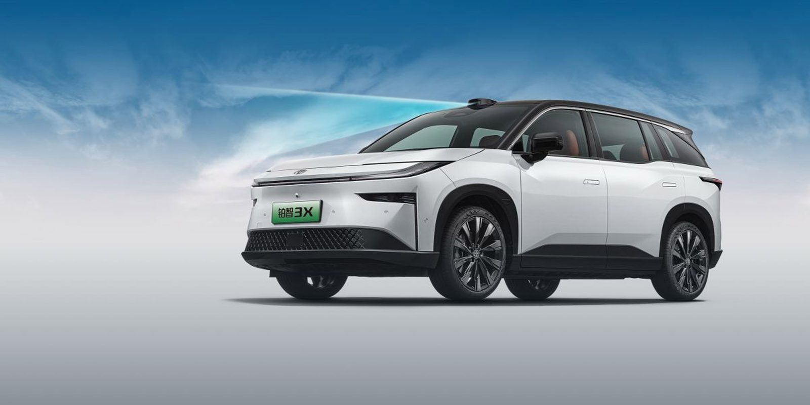 Toyota bZ3X China 2026 — экстерьер, вид спереди 3/4, рынок internal_mvp