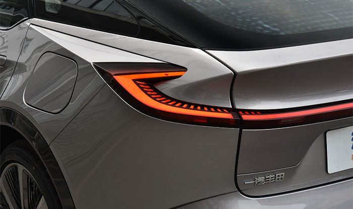 Toyota bZ5 China 2025 — экстерьер, taillight detail, рынок China
