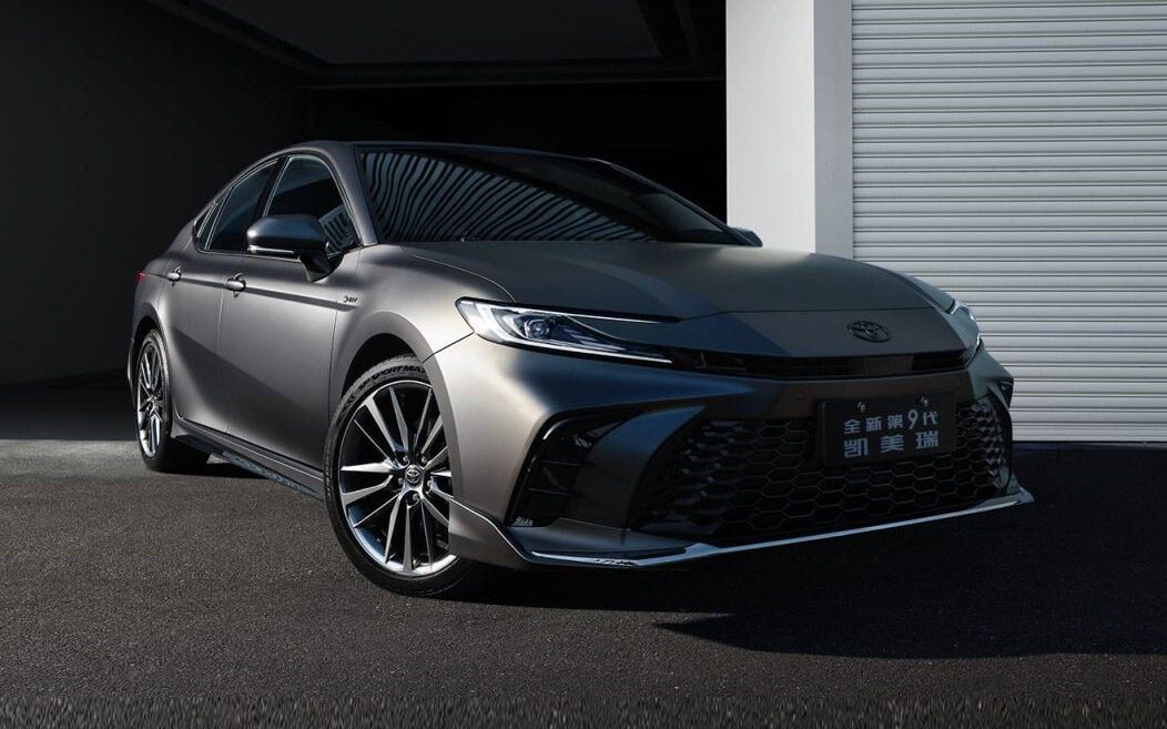 Toyota Camry HEV China 2024 — экстерьер, front 3q alt, рынок China