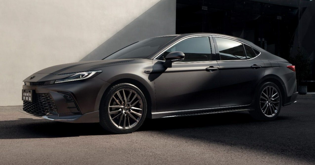 Toyota Camry HEV China 2025 — экстерьер, вид спереди 3/4, рынок China