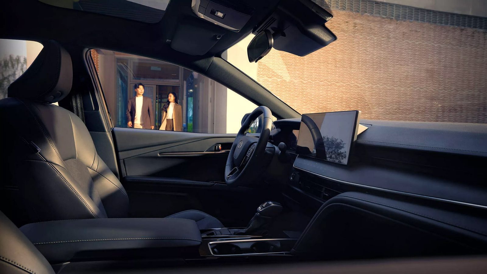 Toyota Camry HEV China 2025 — главное фото модели, интерьер, передняя панель, рынок China