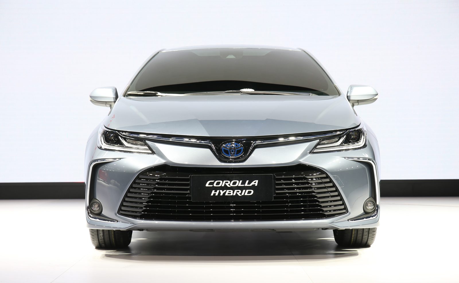 Toyota Corolla HEV China 2026 — экстерьер, вид спереди, рынок China / global launch media