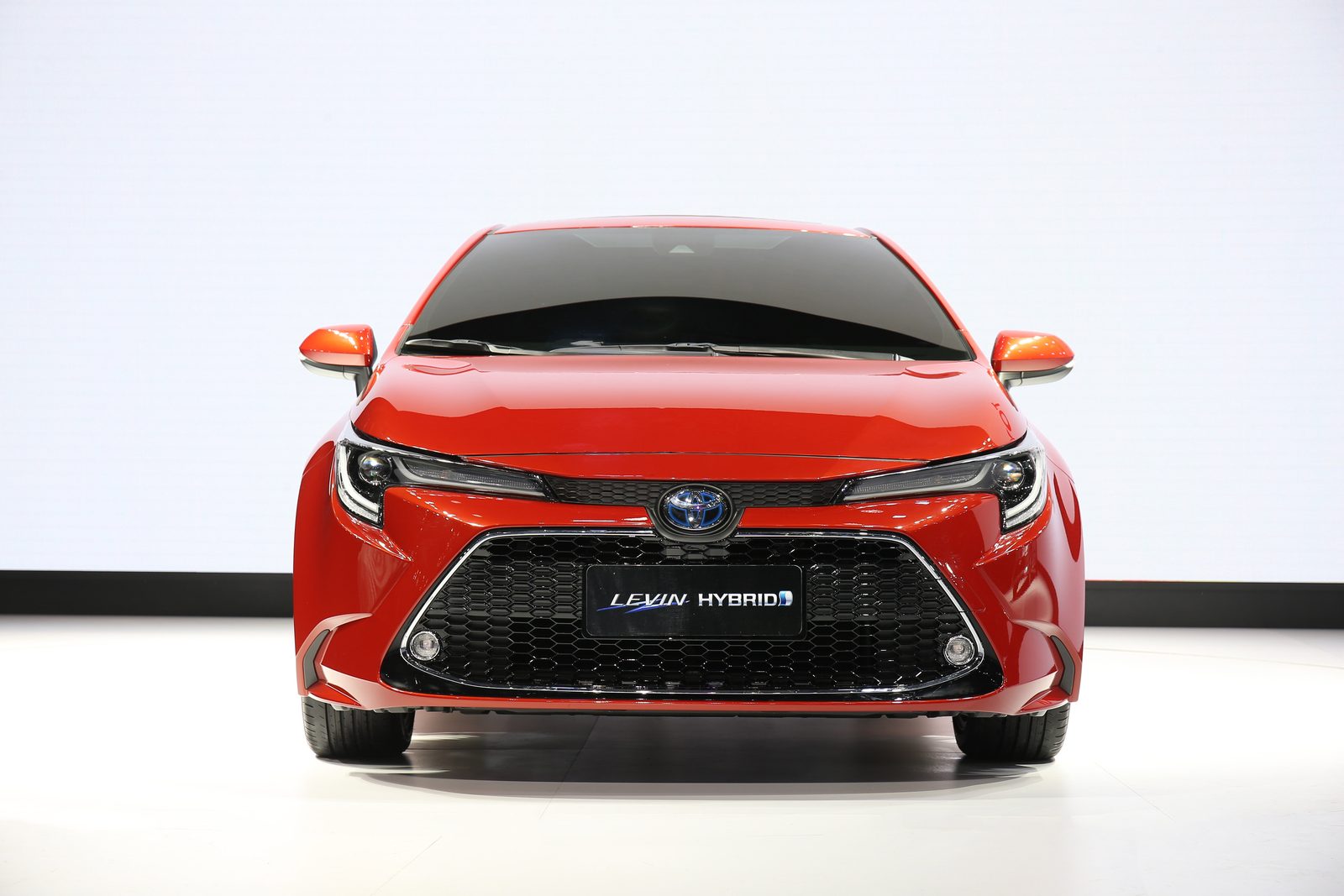 Toyota Levin HEV China 2026 — экстерьер, вид спереди, рынок China / global launch media