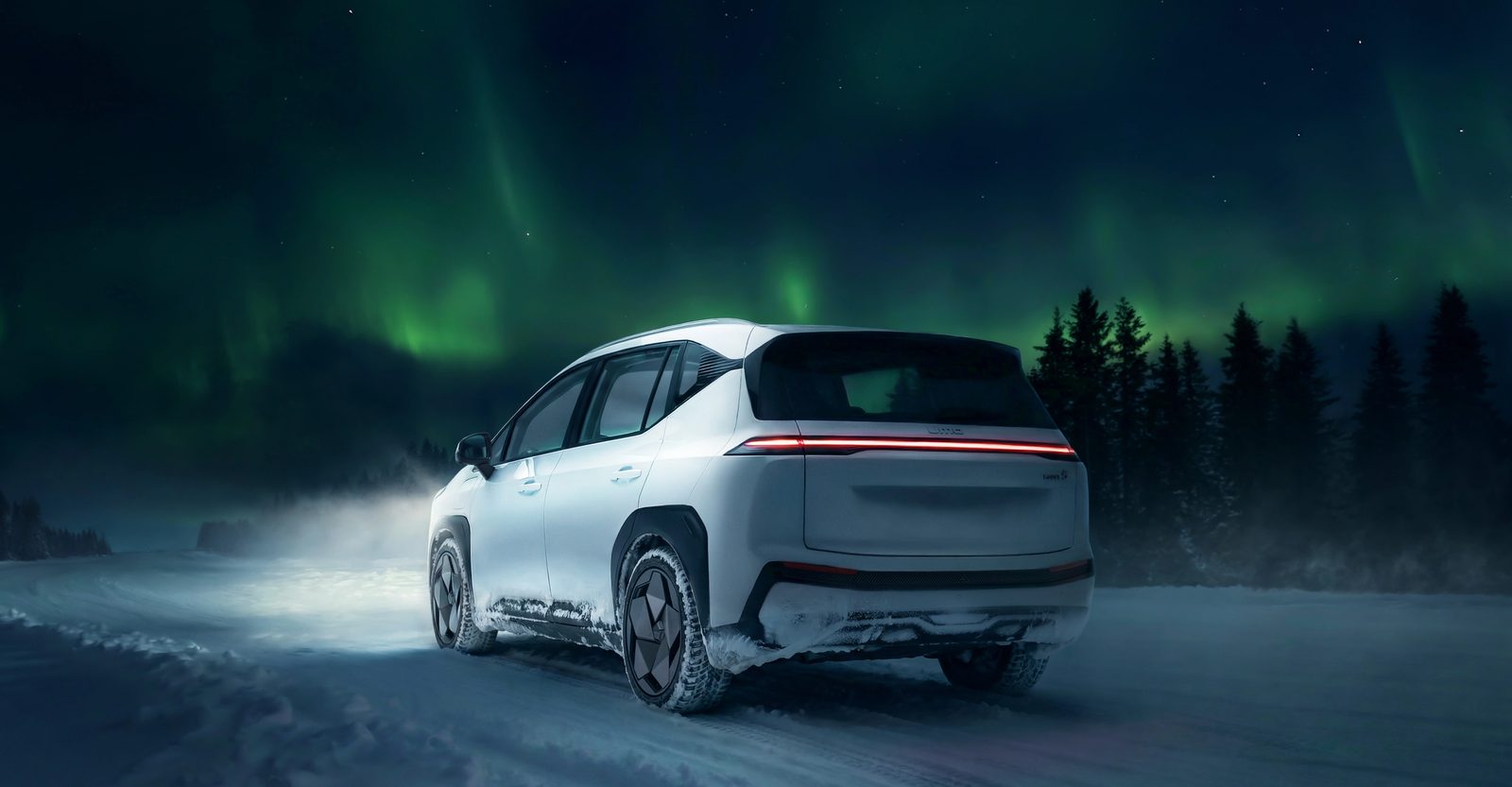 UMO 5 2026 — экстерьер, rear 3q winter, рынок Russia official/application reference