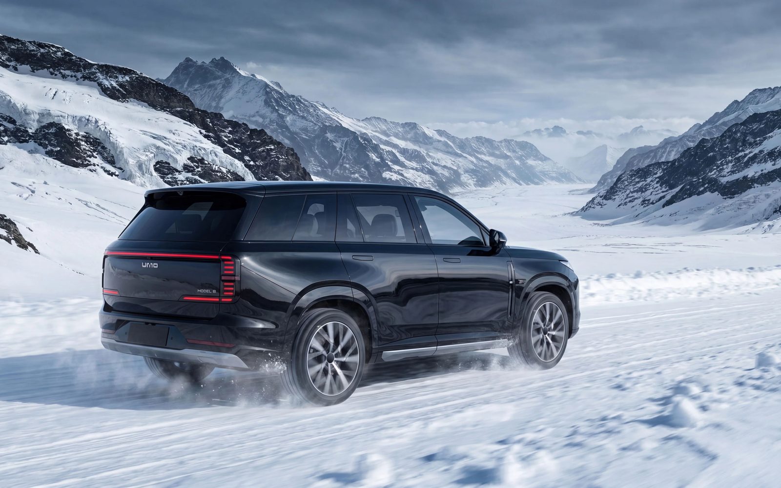 UMO 8 2026 — экстерьер, winter rear three quarter, рынок Russia official