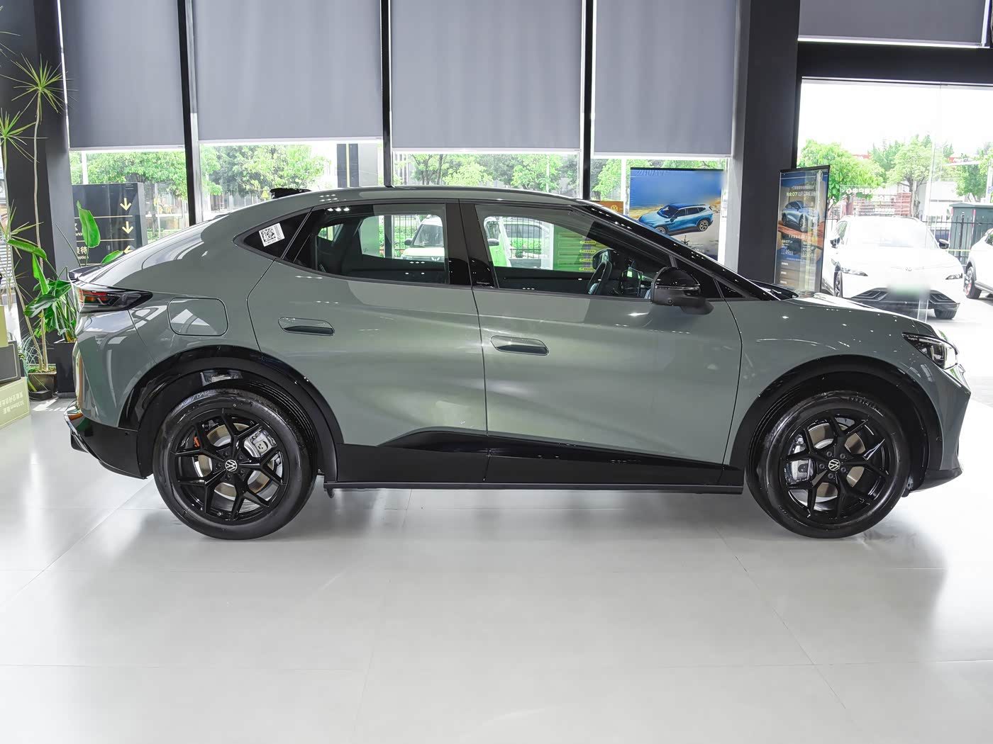 Volkswagen ID. UNYX 06 MY2027 — экстерьер, lite side, рынок China