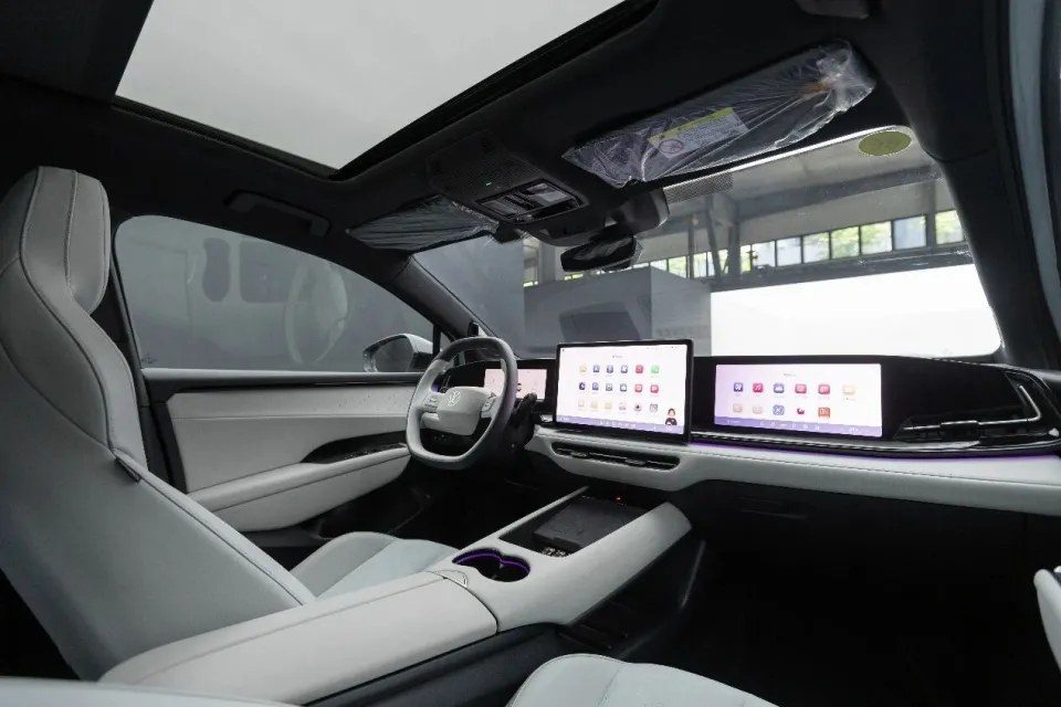 Volkswagen ID.UNYX 07 2026 — главное фото модели, интерьер, передняя панель, рынок internal_mvp