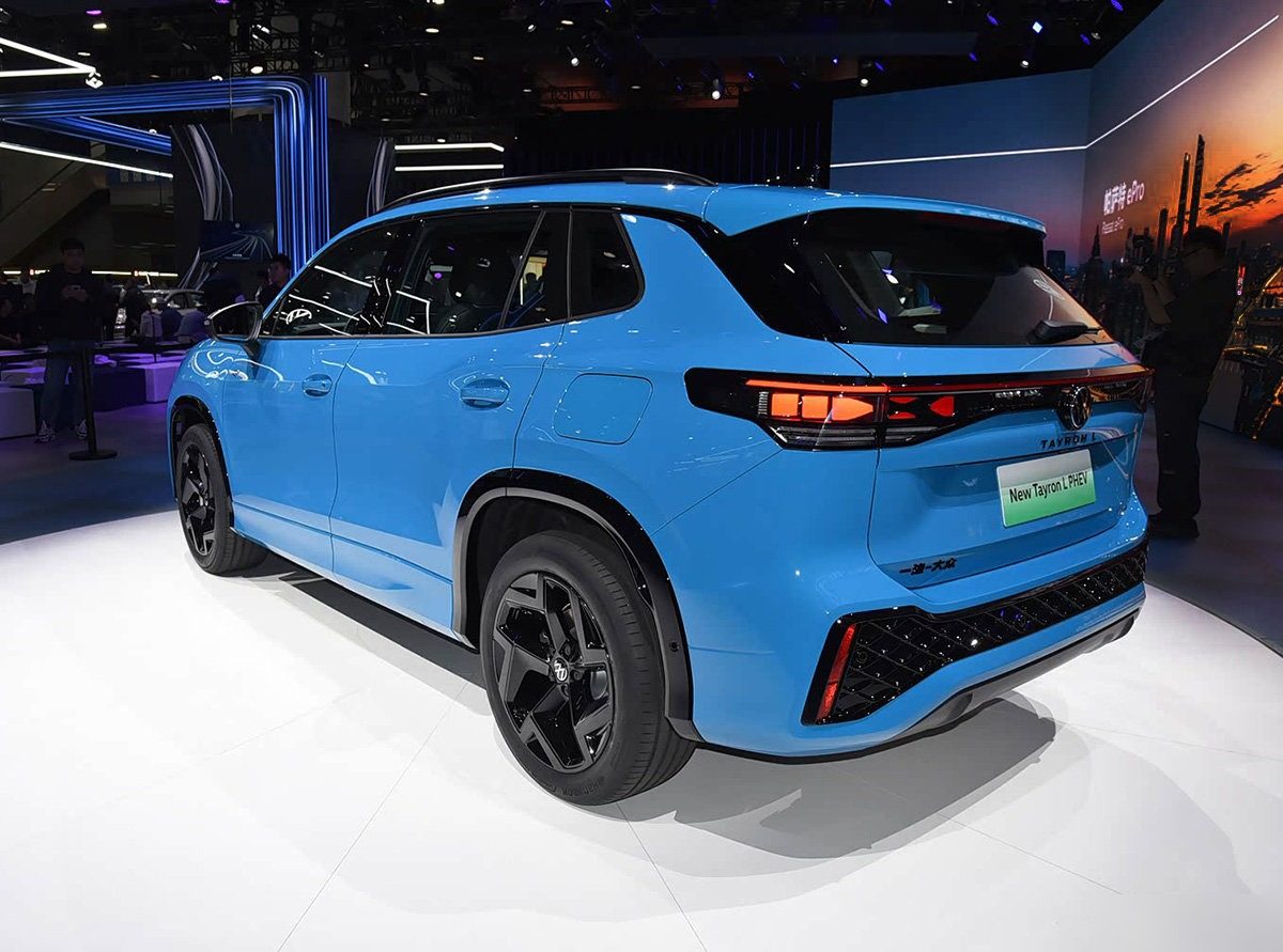 Volkswagen Tayron L PHEV China 2026 — экстерьер, вид сзади 3/4, рынок China / Tayron L PHEV pre-sale and current Tayron L family reference