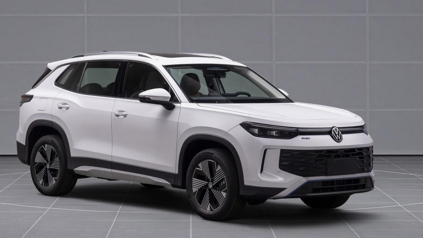 Volkswagen Tayron L PHEV China 2026 — экстерьер, front 3q miit, рынок China / Tayron L PHEV pre-sale and current Tayron L family reference