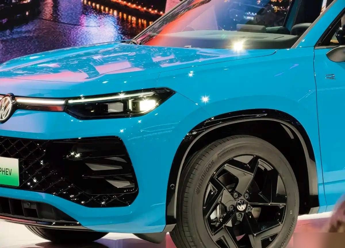 Volkswagen Tayron L PHEV China 2026 — экстерьер, front detail, рынок China / Tayron L PHEV pre-sale and current Tayron L family reference