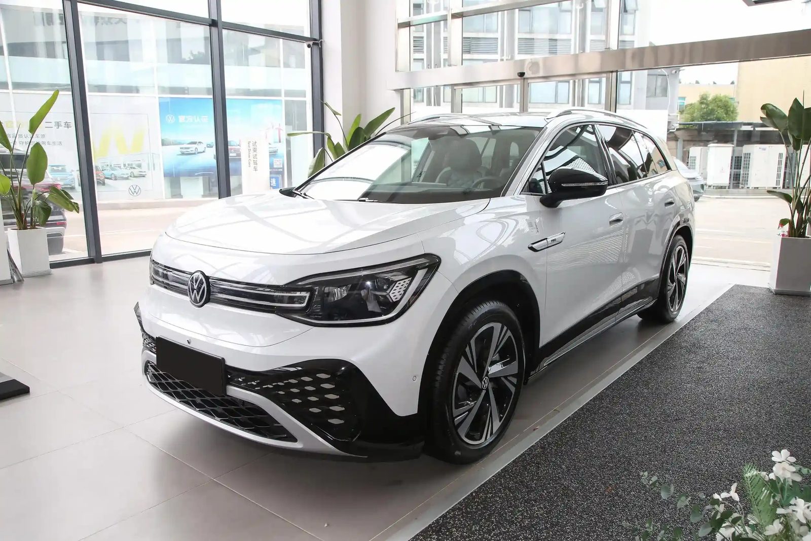 Volkswagen ID.6 CROZZ China 2026 — экстерьер, front 3q showroom